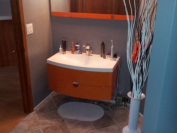 Bathroom - Main (Marble)