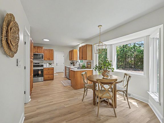 4th image of 106 Sweetbriar Rd