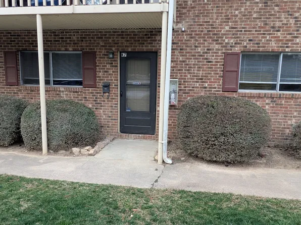 130 S Estes Dr APT K7, Chapel Hill, NC 27514