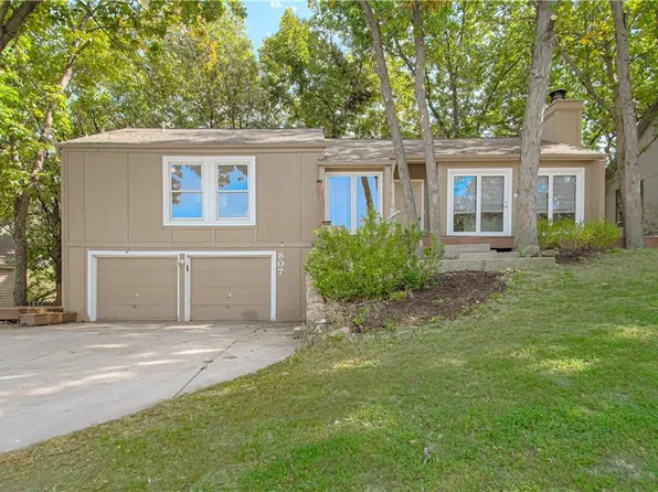 807 NW 70th St, Kansas City, MO 64118