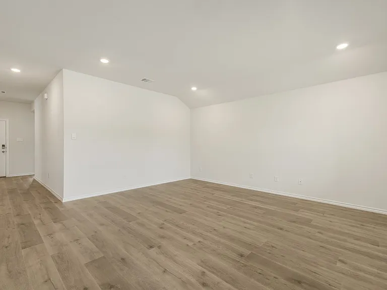 1558 Brooke Dr — Photo 12