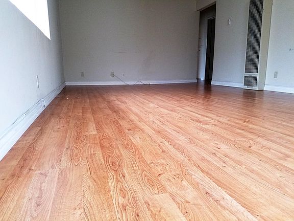 5th image of 1527 E 5th St APT 4