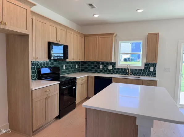135 Grinnell Loop, Sanford, NC 27332