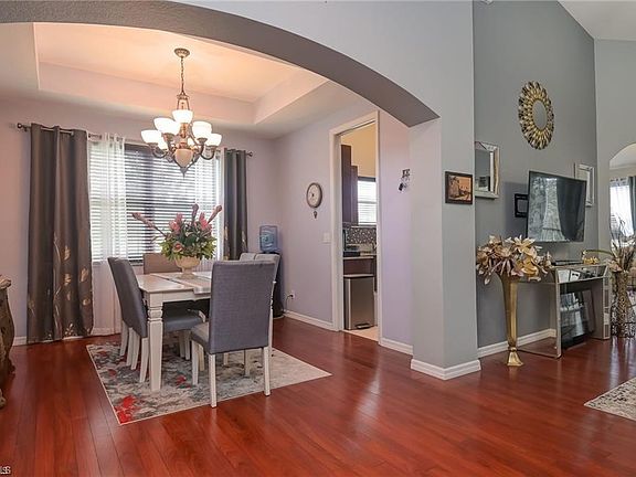 3rd image of 1320 Mariposa CIR #201