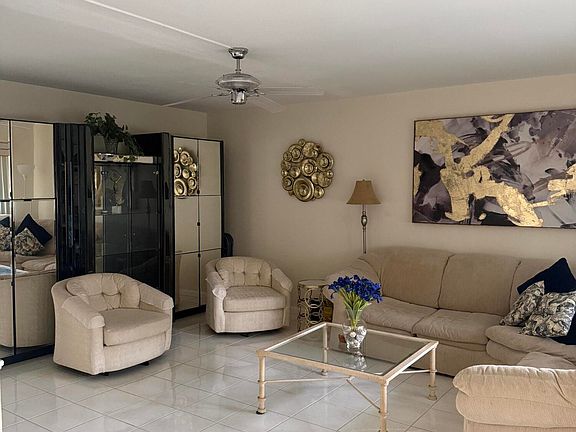 4th image of 305 Saxony Way #G