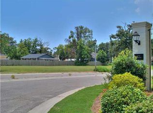 909 Old Towne, gulfport, MS 39507