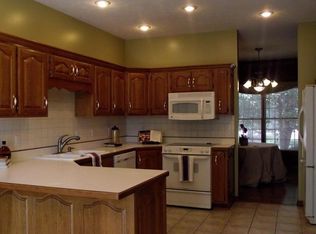 2550 W Westview St, Springfield, MO 65807