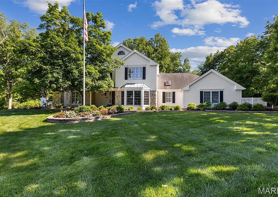 1st image of 825 Greenwich Green Ln