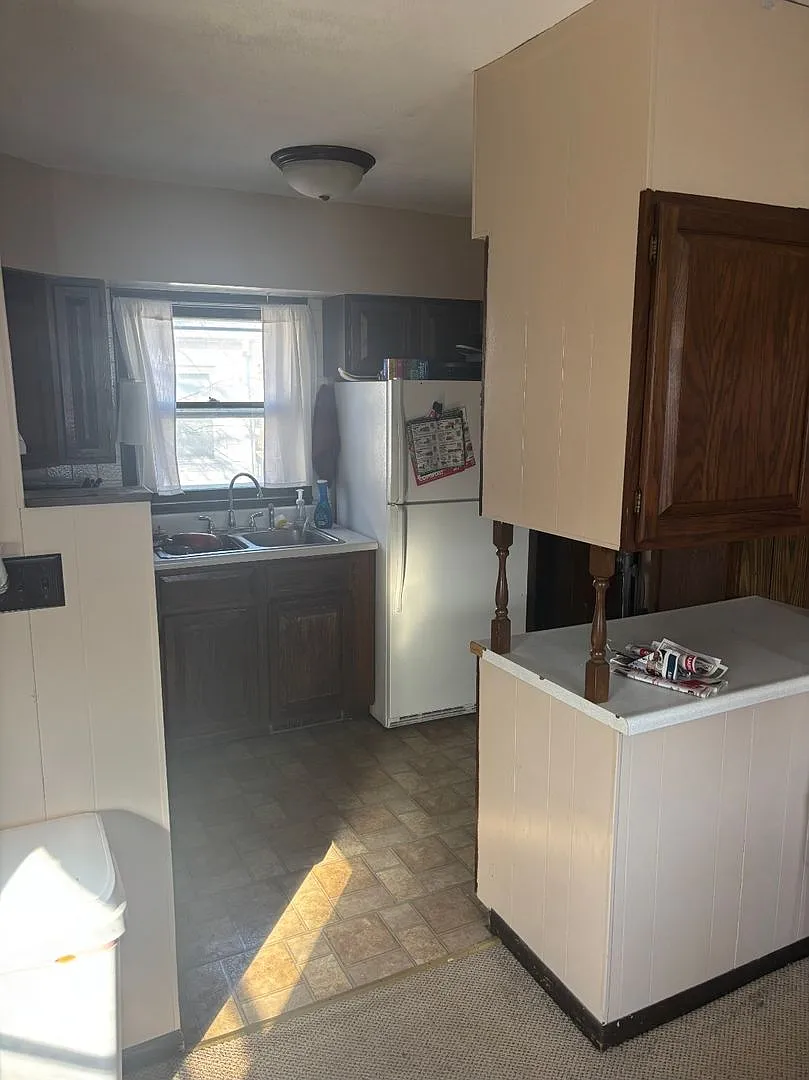 Now Leasing! 4 Bedroom House Close to Campus! — Photo 3