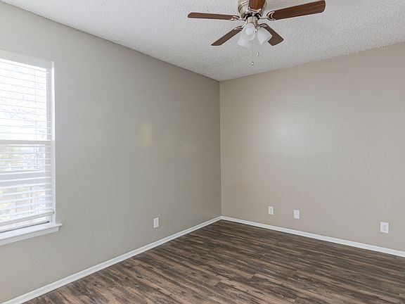 3rd image of 8727 Huebner Rd #1504