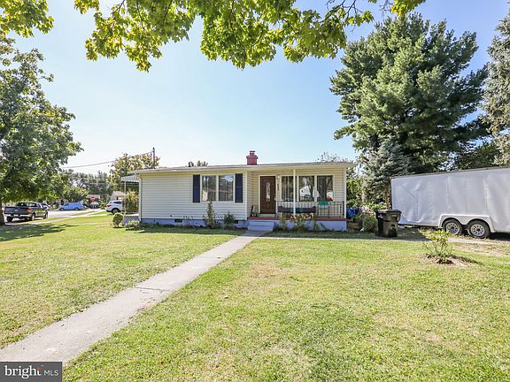 4th image of 425 Shenandoah Pl