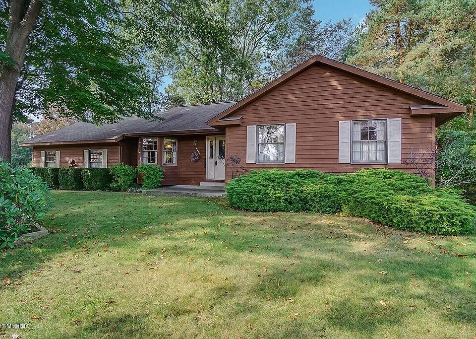 1st image of 4985 Dorchester Dr