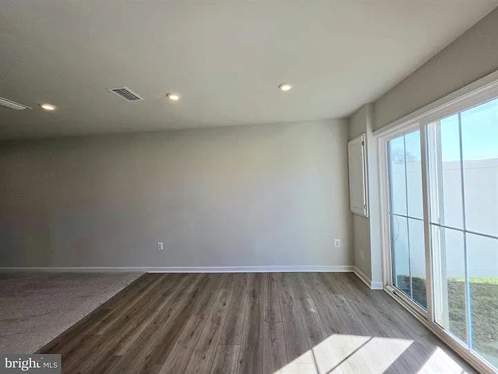 3 bed, 2.5 bath, 1443 sqft, $2,450 — Photo 4