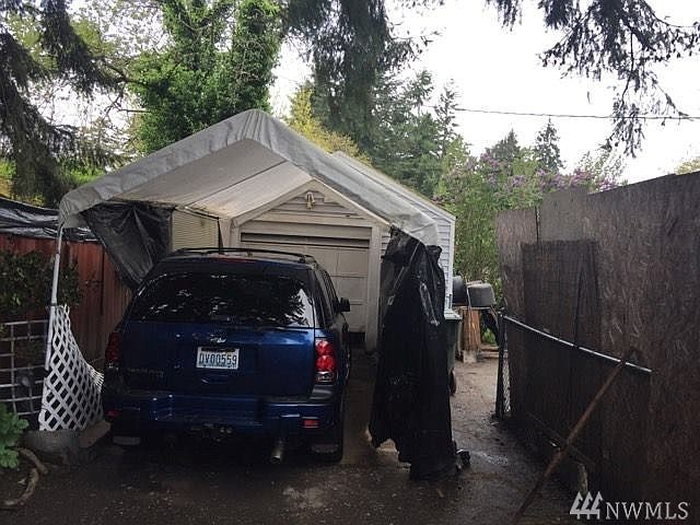 2nd image of 12502 Lakeholme Rd SW