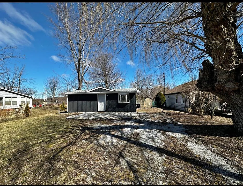 3 bed, $1,700 — Photo 1