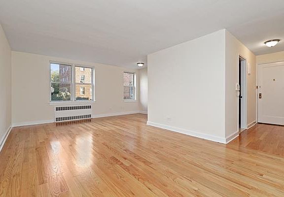 2nd image of 6707 Yellowstone Blvd APT 1A