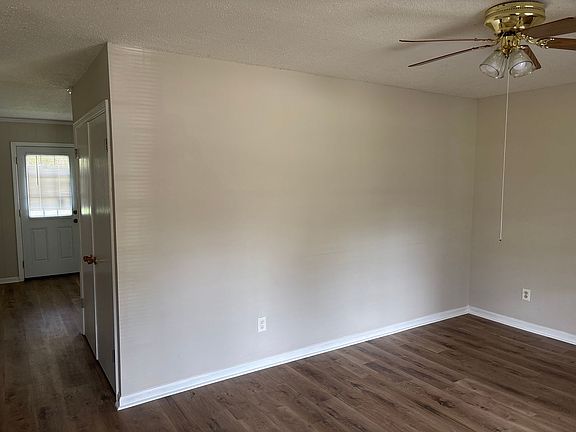 3rd image of 6619 Zenda Ct
