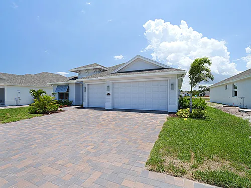 6422 High Pointe Cir Photo 1