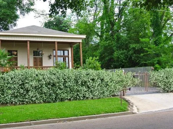 3109 Oak St, Vicksburg, MS 39180