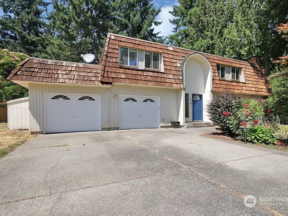 2nd image of 12418 132nd Avenue E