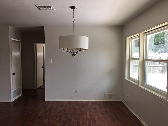 4th image of 7118 Walnut Trce