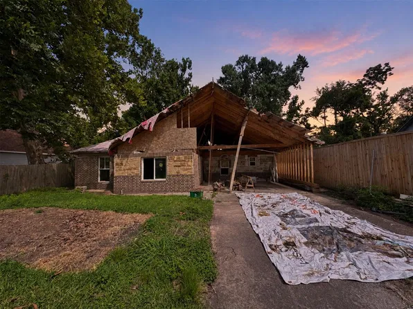 9318 Sherbourne St, Houston, TX 77016