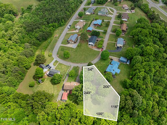 5th image of 346 W Hills Dr