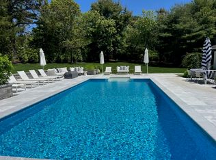 303 Montauk Hwy, Southampton, NY 11968