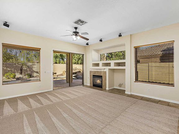 4th image of 820 W Oriole Way