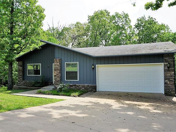 2nd image of 25 Hollow Way Dr