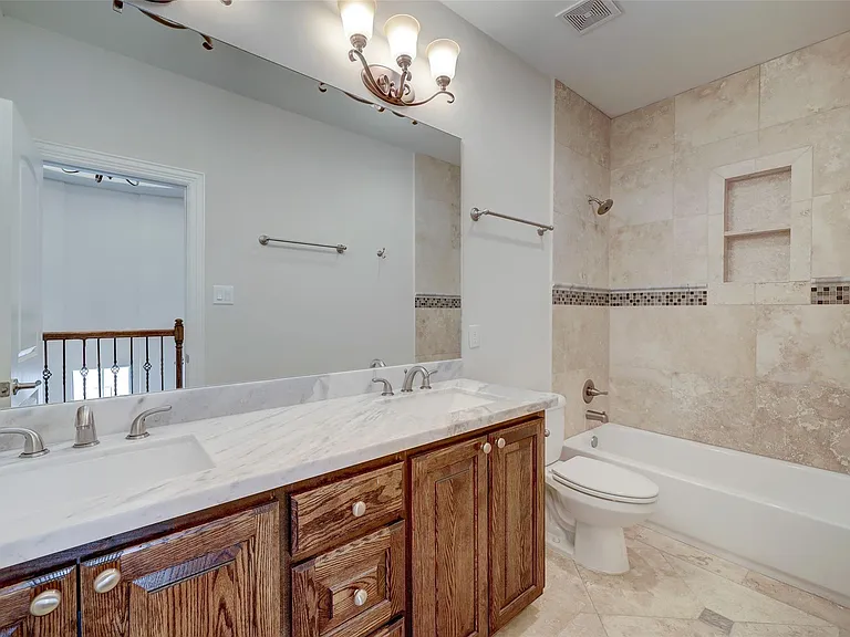 2401 Radcliffe St — Photo 16