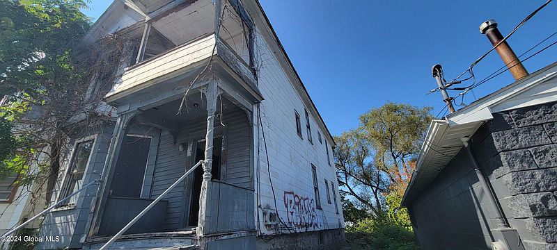 3rd image of 1491 Broadway