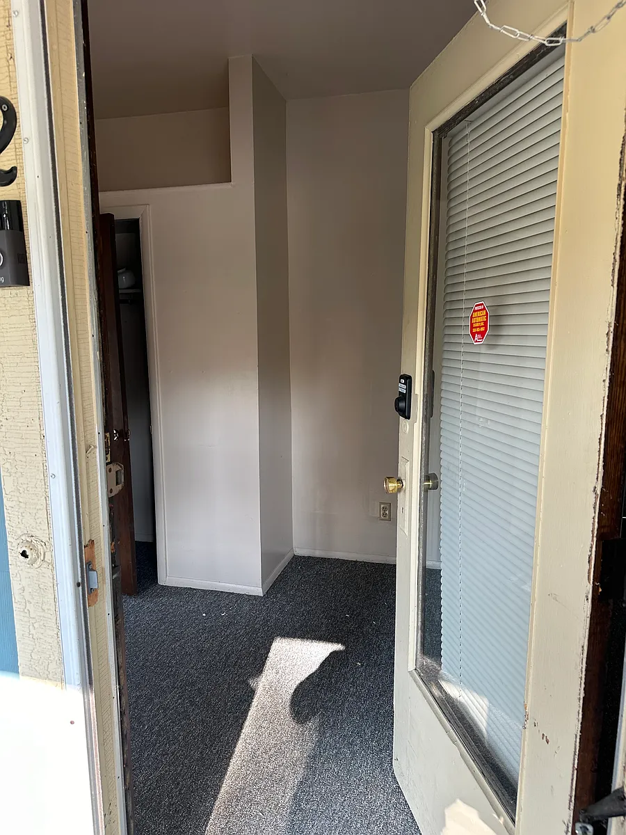 Building Photo - 543 Kling St #3