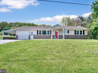 4012 Grothey Rd, Seven Valleys, PA 17360