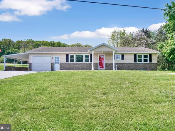 4012 Grothey Rd, Seven Valleys, PA 17360
