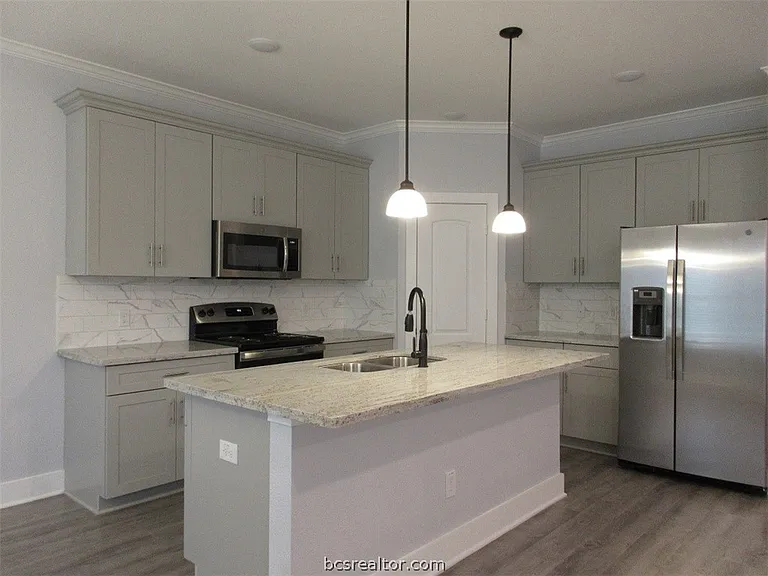 2104 Crescent Pointe Pkwy — Photo 4