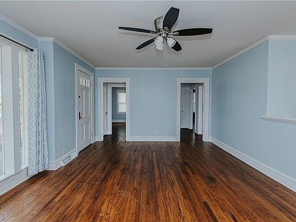 3rd image of 1323 Rainey St