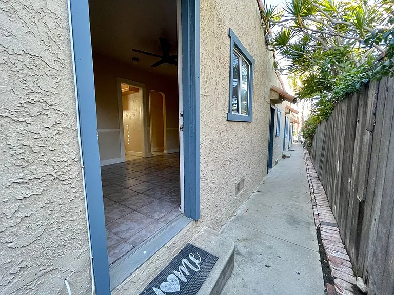 400 Civic Center Dr #E — Photo 11