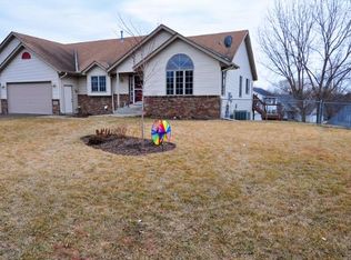 3706 Sunbury Dr, Woodbury, MN 55125