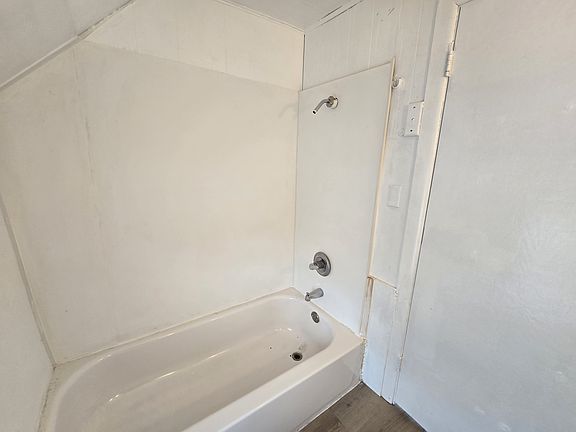 3rd image of 508 Mobile St