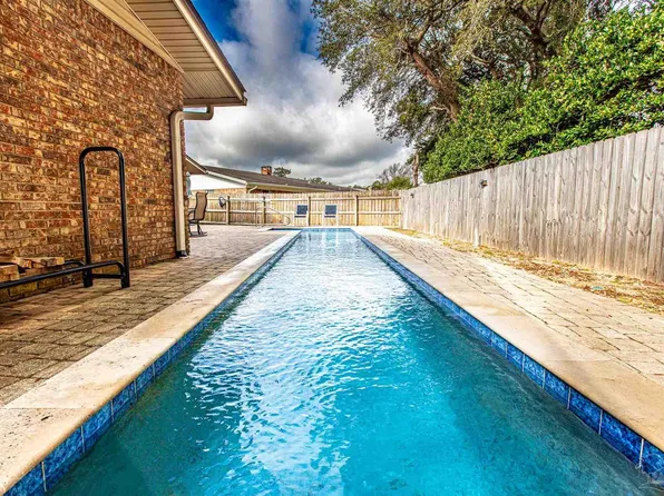 675 Merioneth Dr, Fort Walton Beach, FL 32547