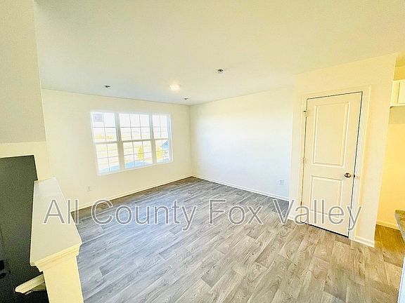 5th image of 860 Briar Glen Ct