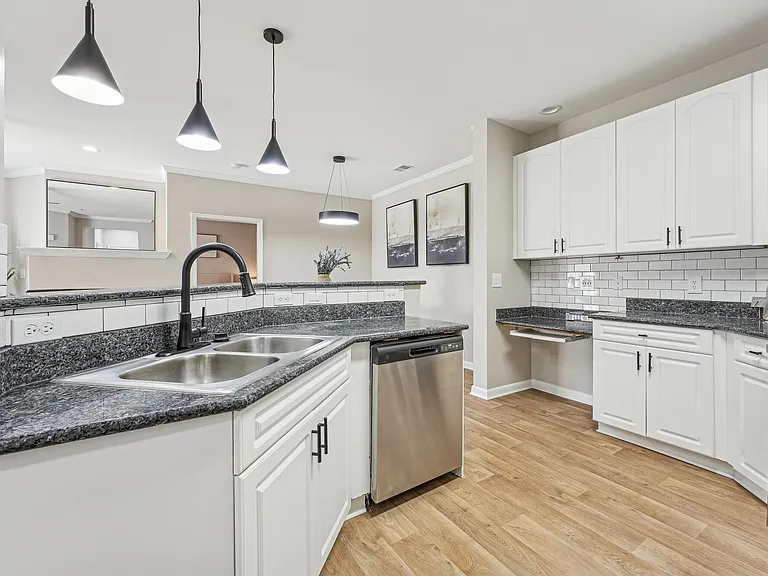 Concord Park Apartments — Photo 20