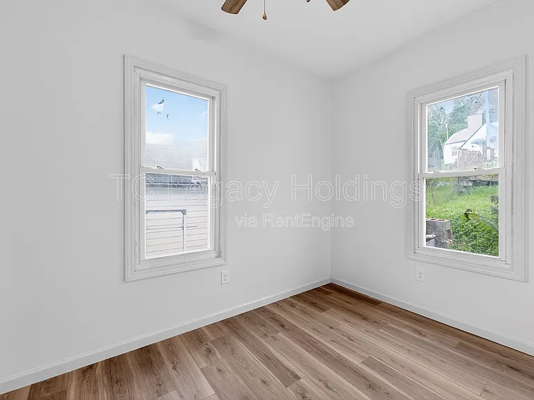 407 Simpson Ave — Photo 11