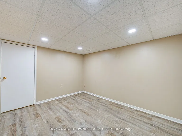 1156 Old Colony Rd #LOWER — Photo 29