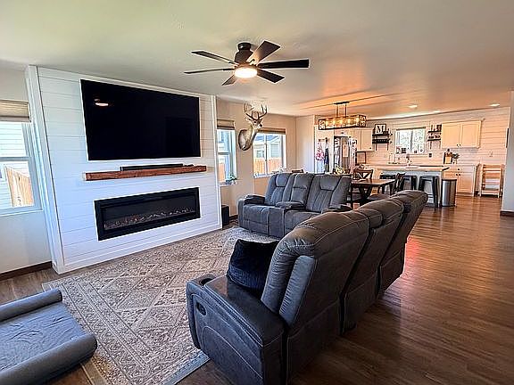 2nd image of 1204 Glider Ln Unit A
