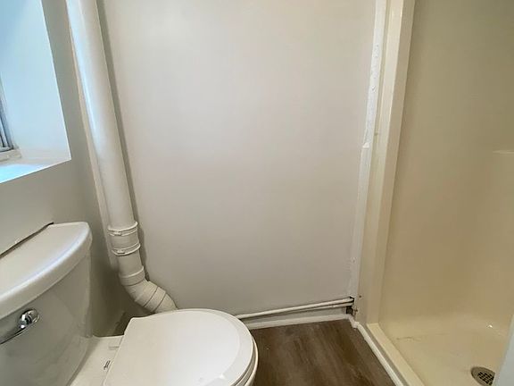 3rd image of 237 Ella St Floor 1