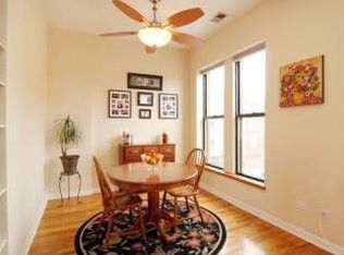 1367 W Erie St APT 3E, Chicago, IL 60642