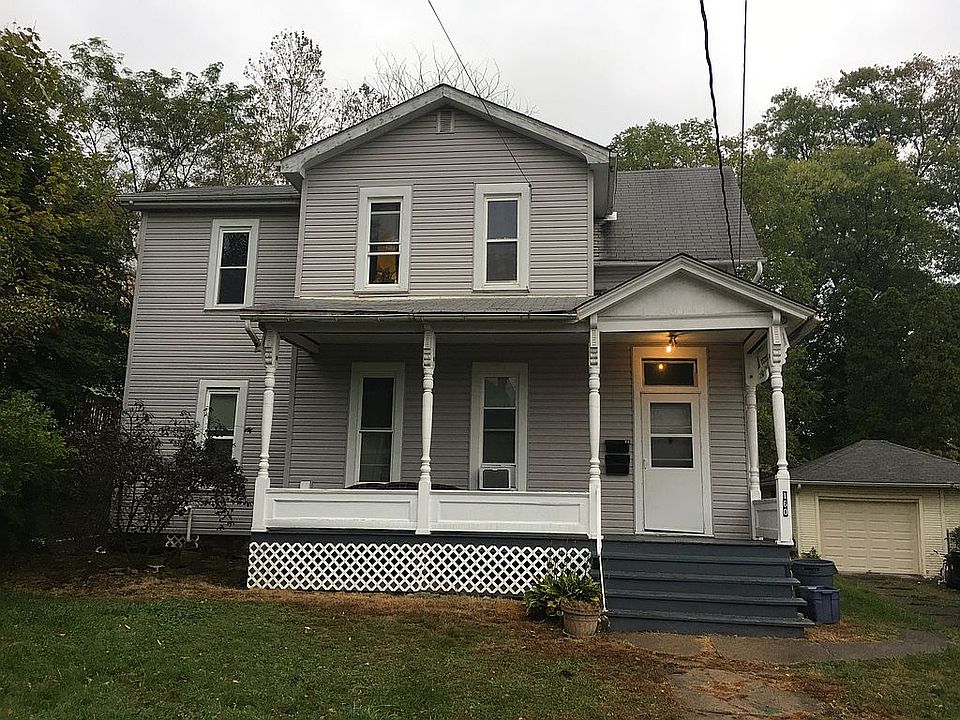 2nd image of 160 Oak St