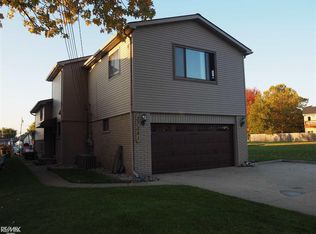 37381 Lakeshore Dr, Harrison Township, MI